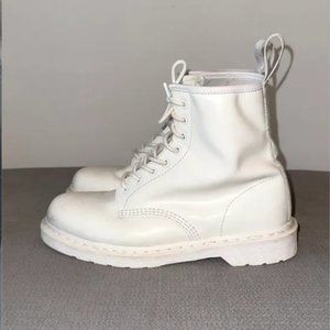 Dr.Martens Mono White boots